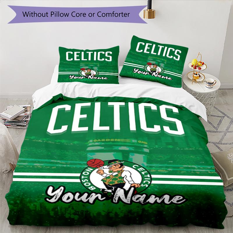 3-teiliges personalisiertes Boston Celtics Bettwäsche-Set mit individuellem Namen. Verschluss der Bettdecke. Enthält 1 Bettbezug & 2 Kissenbezüge. Weich und bequem für alle Jahreszeiten.