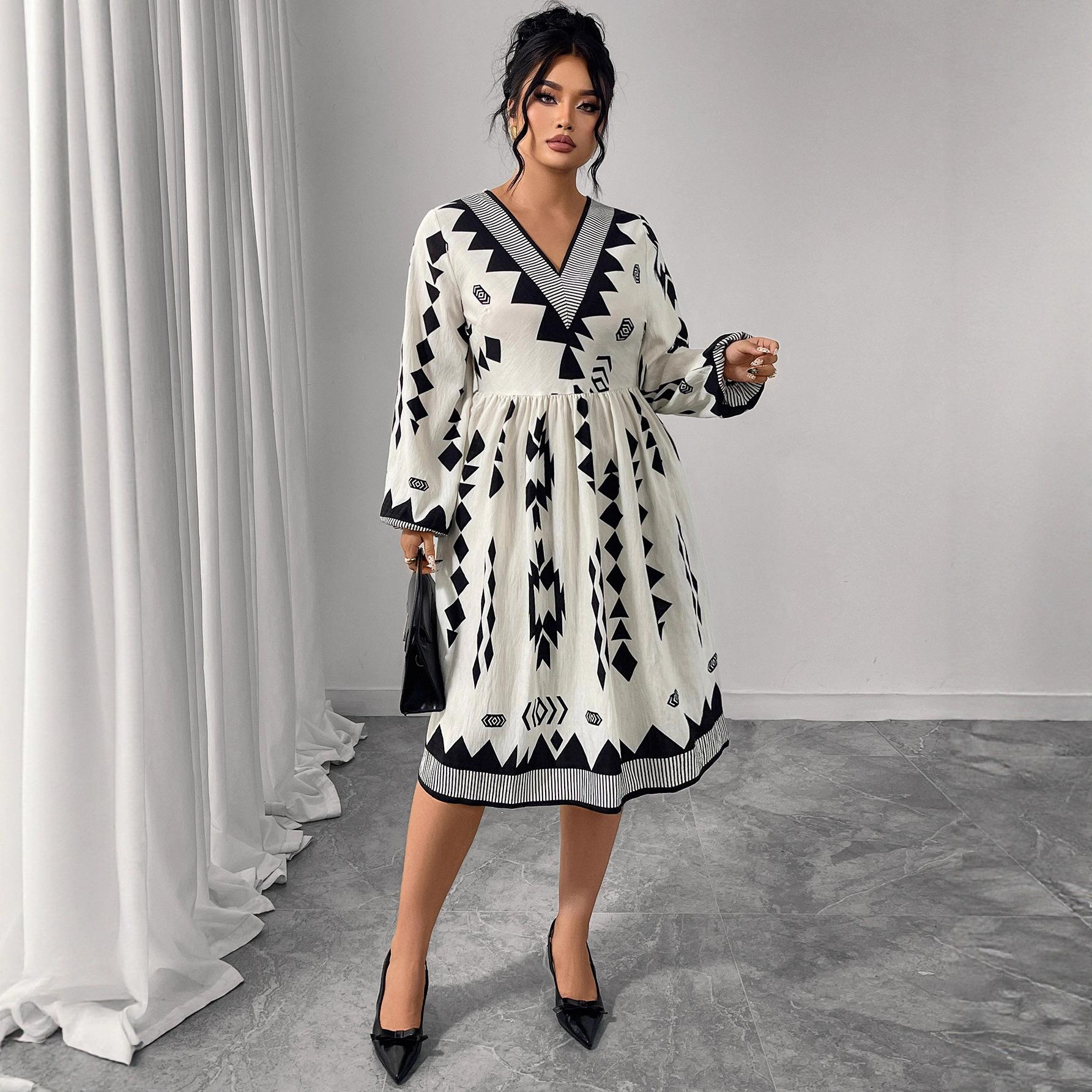 

This Is A New Autumn and Winter Dress with Large-sized Printed Puffed-sleeve V-neck and High Waist Which Is Slimming XL белый