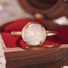 Minimalistisk Rund Ring med Falsk Opal för Kvinnor Fyra Klofattning Enkel Smyckesring Justerbar Storlek Elegant Design