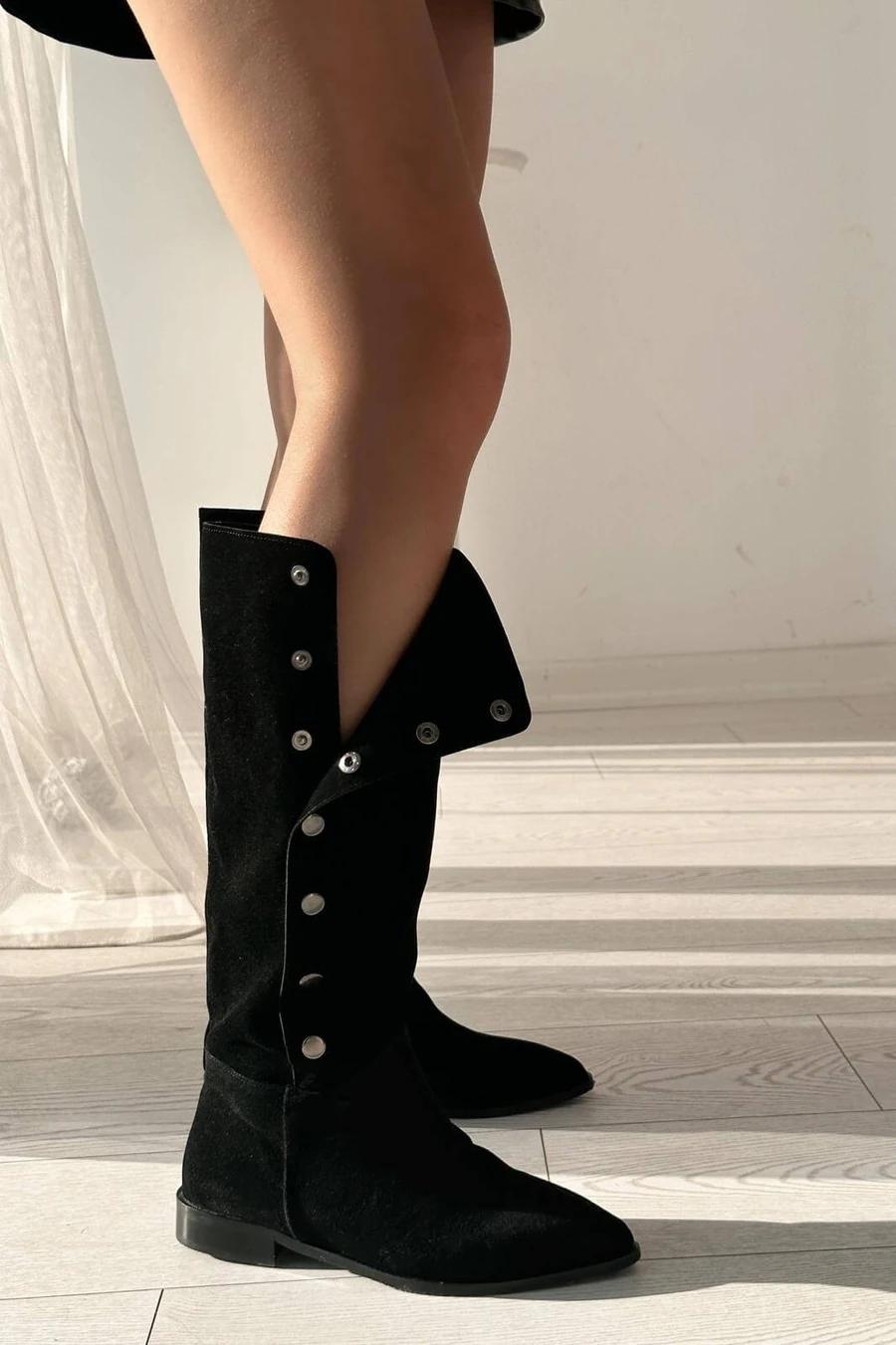 

Женские замшевые сапоги Vasina с детализацией, черные