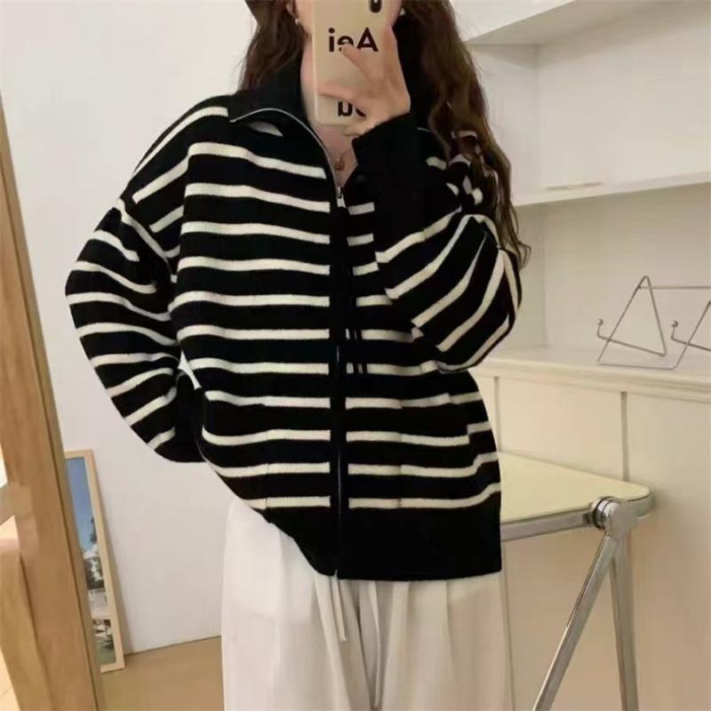Herbst und Winter neue lockere modische gestreifte Strickjacke Damen vielseitige lässige warme Reißverschluss-Pulloverjacke Damen