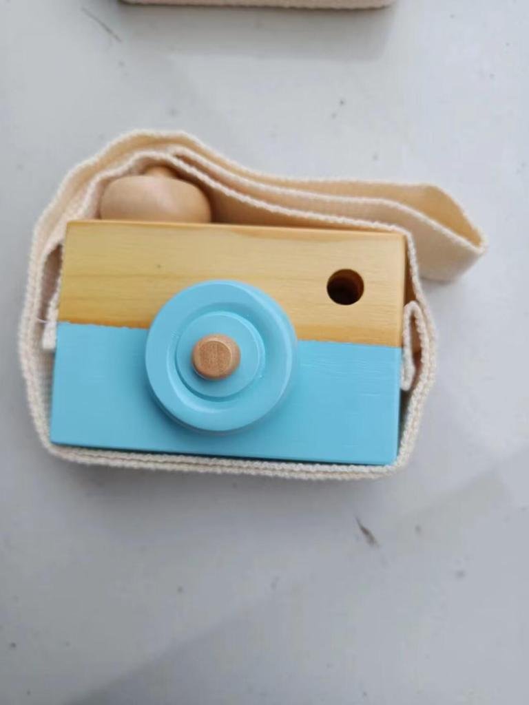 Wooden Children's Camera: Early Education Toy for Creativity and Home Decoration