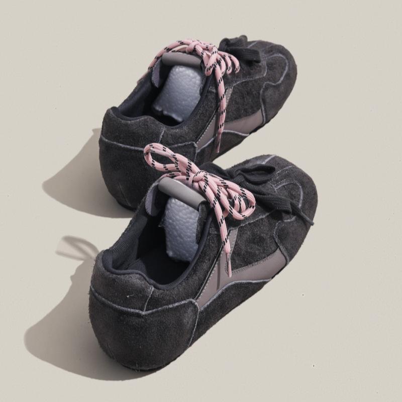 Inner heightening platform retro moral training shoes women's 2025 autumn and winter new versatile casual heightening active Forrest Gump shoes board 