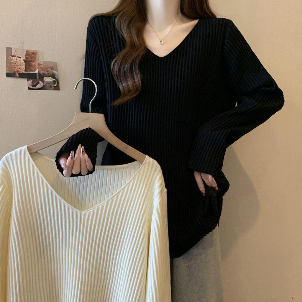 Plus Size V-Neck Ribbed Top: Slimming, Long-Sleeved, Loose Fit for Women - Ideal for Autumn/Winter