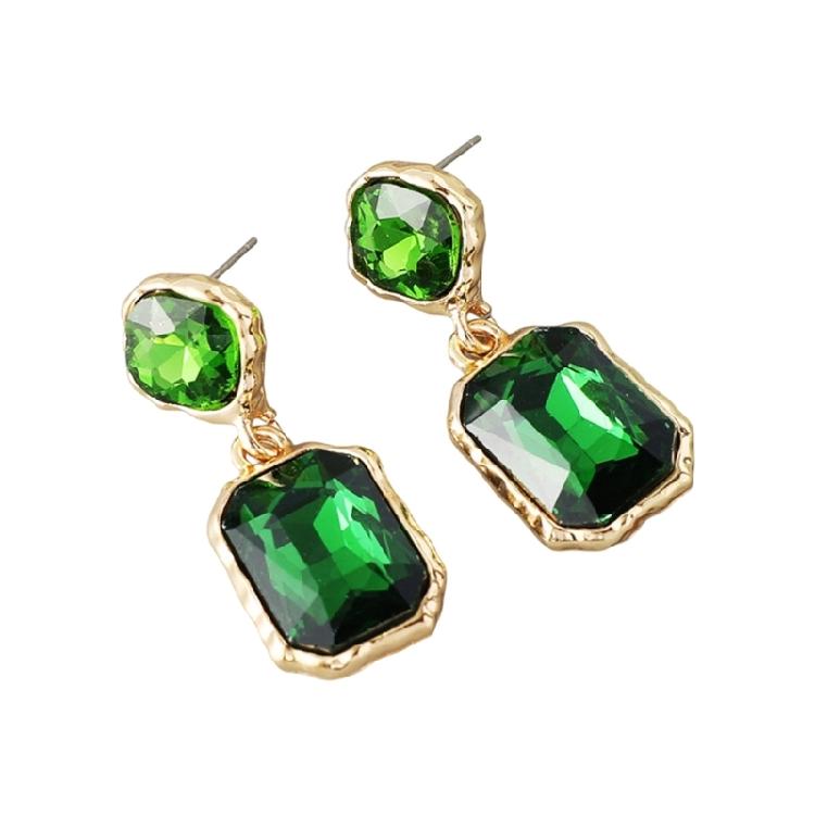 

Minimalists Cubic Designs Studs Earrings Sturdy Alloy Comfortable Wear Day To Night Versatile Jewelry Pieces темно-зелений колір