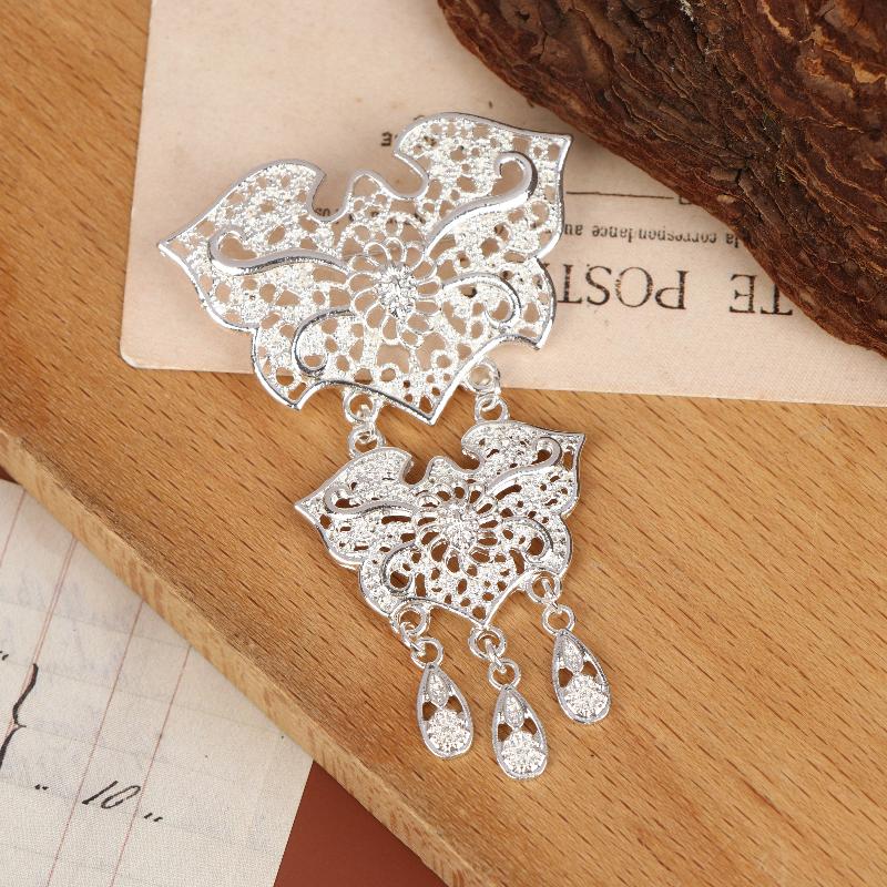 

Exquisite Lady Corsage Fashion Tassel Brooches Diamond Hollow-out Style Versatile Clothing Ornaments Gift срібний