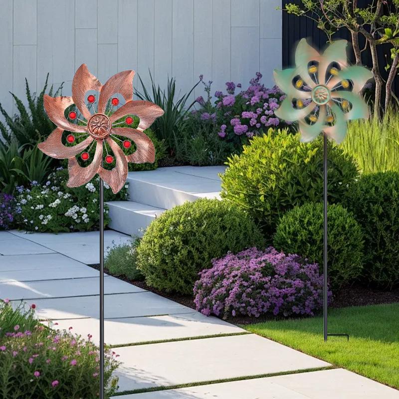 Outdoor Metal Windmill Ornament for Garden and Courtyard Decor