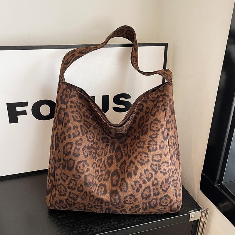 Autumn and Winter Popular Leopard Print Big Bag Women's New Fashion Lazy Wind Tote Bag Retro Suede Underarm Bag