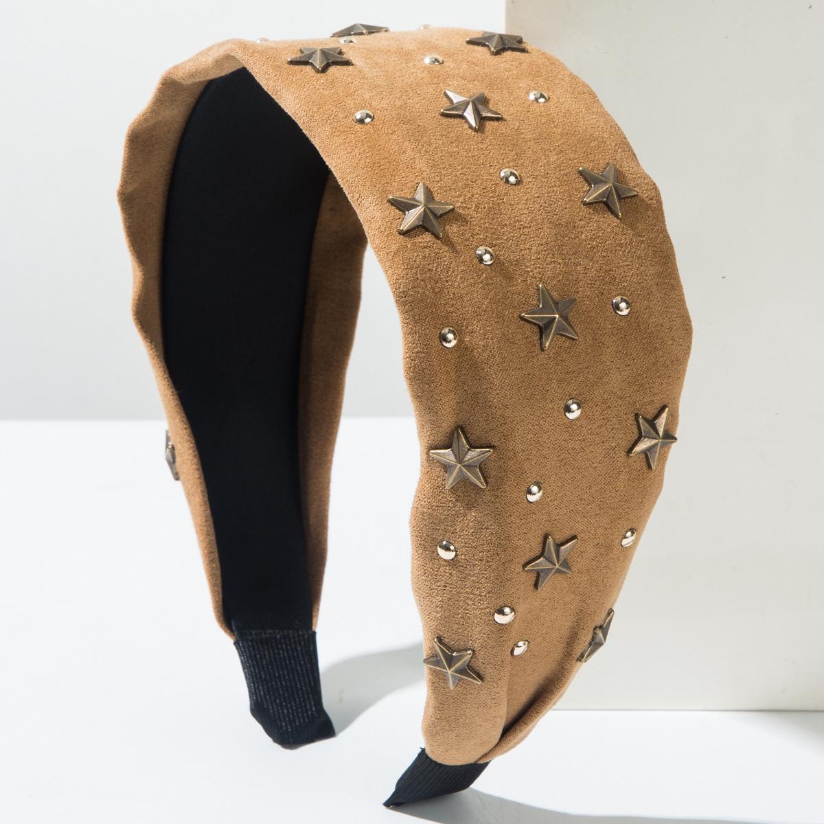 

Exclusive Design Hairband with Small-scale Rivets and Decorative Accessories, Simple and Versatile Hair Accessory. кавовий