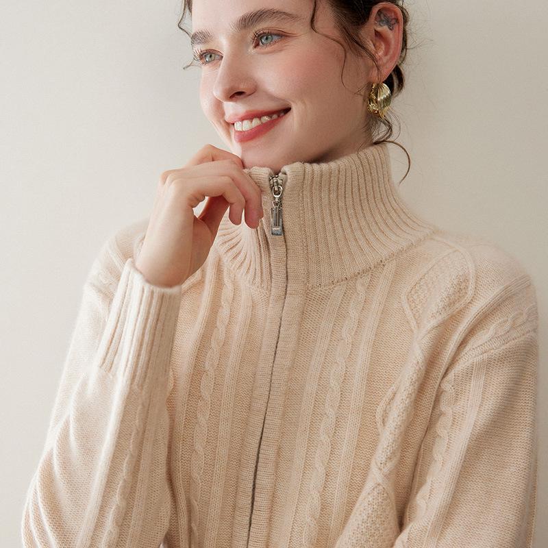 2025 Autumn/Winter Women's Diamond Pattern Cashmere Cardigan - Gentle Style Short Zipper Jacket