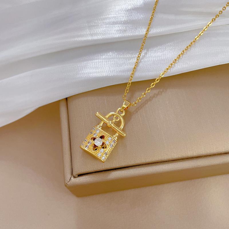 

Lucky Lock Light Luxury Temperament Gorgeous Full Diamond Necklace Female Versatile Collarbone Chain Titanium Steel Chain