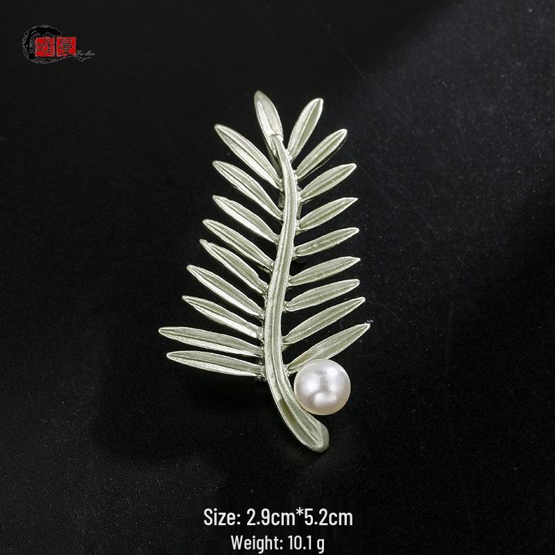 Versatile Green Leaf Brooch Pin with Pearl - Safety Pin for Sweaters, Coats, and Corsage Accessories