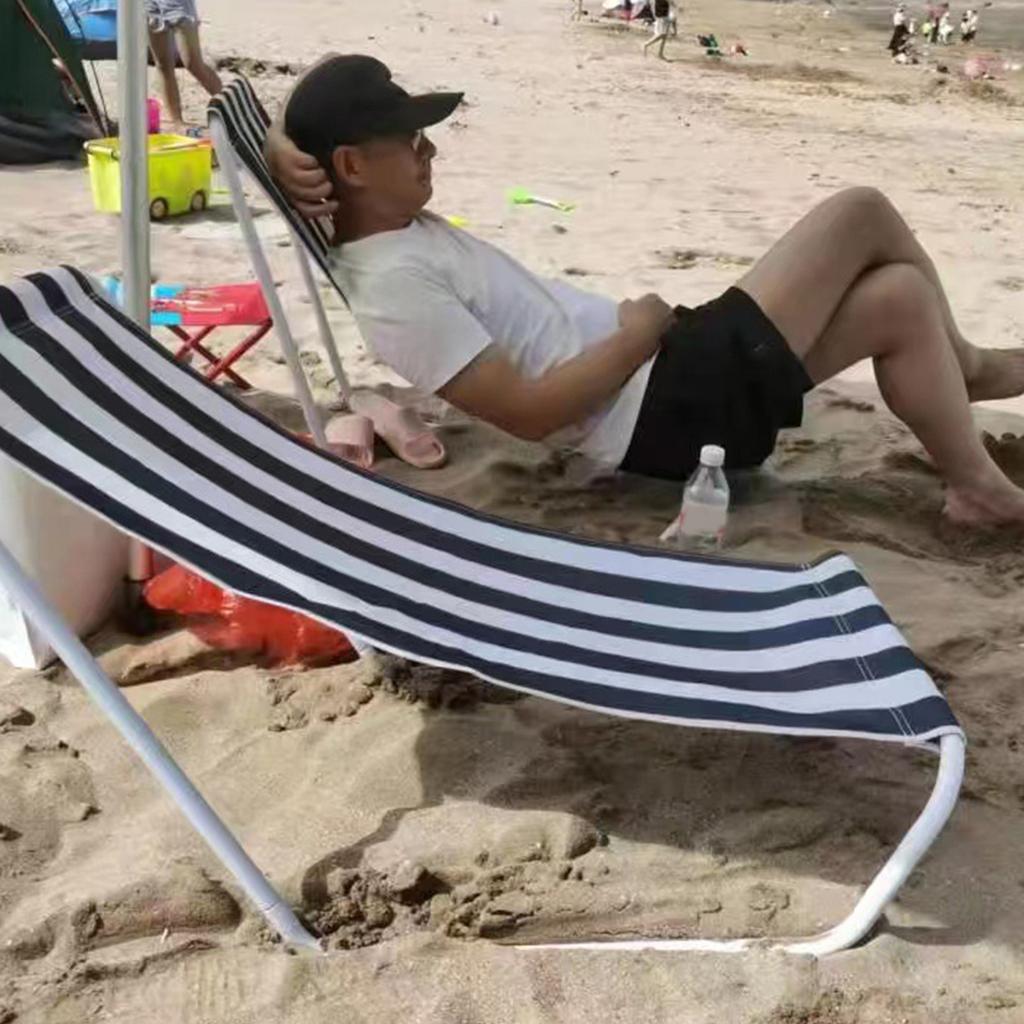 Blau-Weiß gestreifte Outdoor-Strandliege, tragbar, faltbar, Mittagsruheliege, einfache Campingliege