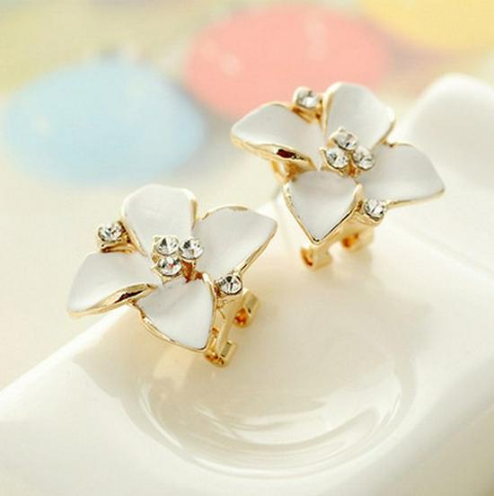 

Elegant Gardenia Korean-Style Diamond Pearl Drop Earrings