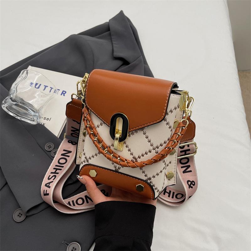 Fashion Small Crossbody Bag for Women, Lightweight Mini Cell Phone Purse, Casual Shoulder Bag