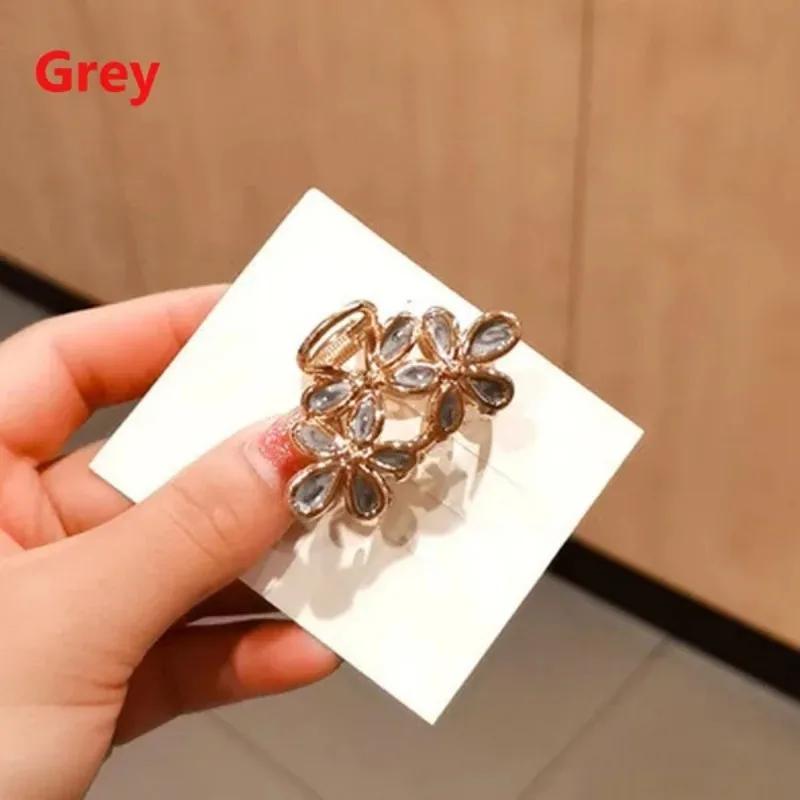 

1 Pc Fashion Mini Women Flower Hair Clip Sweet Style Hairpin Claw Clip Hair Accessories серый