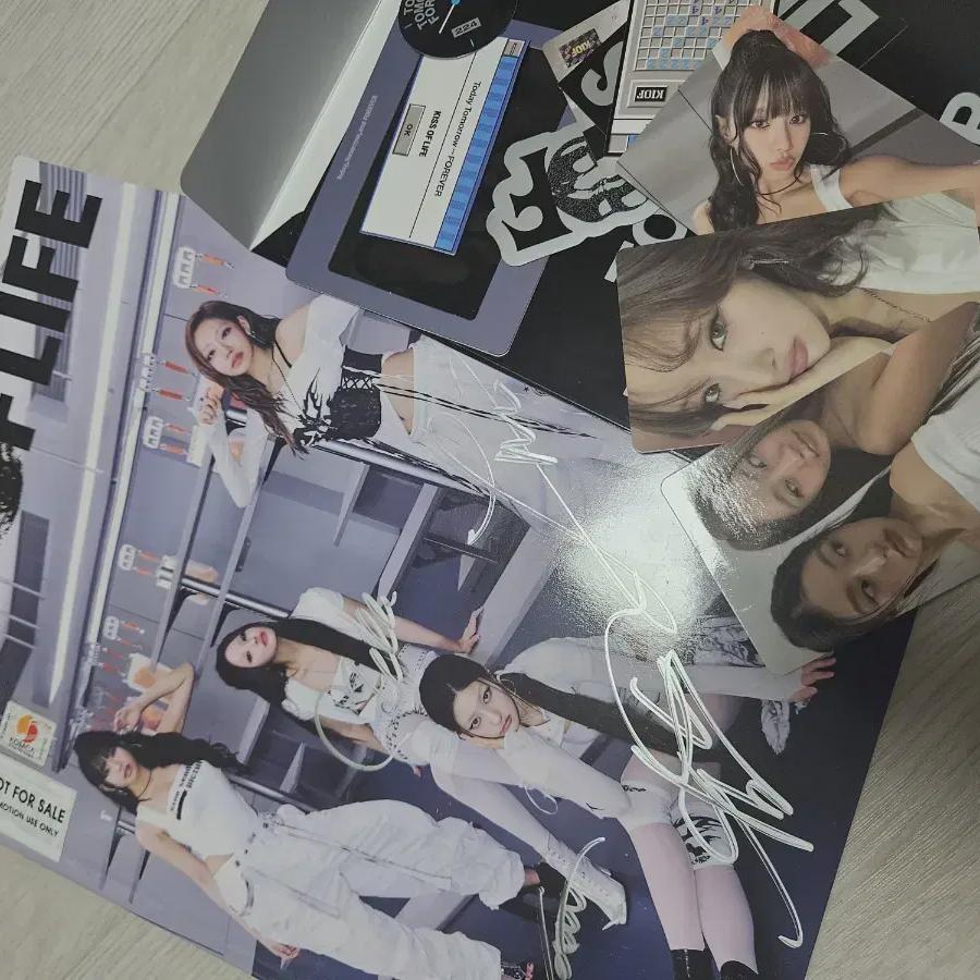 

Kiss Of Life Album Photocard Sign Comment For Sale