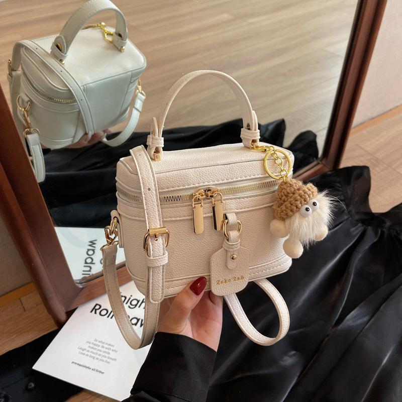 High-end Niche Bag Women's Spring and Summer 2025 New Versatile Fashion Messenger Bag Korean Version Casual Mini Bucket Bag