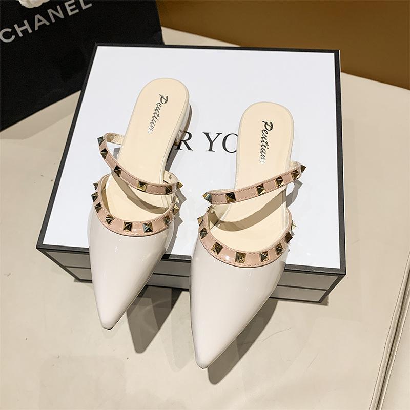 Baotou pointed cold slippers women's 2025 spring and summer new outer wear thick heel slippers rivet temperament versatile women's shoes tide