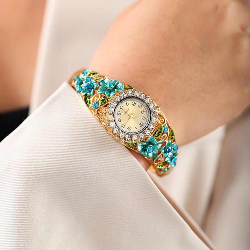 Korean Style Rhinestone Ladies  Quartz Bracelet Watch - Painted Fashion Jewelry