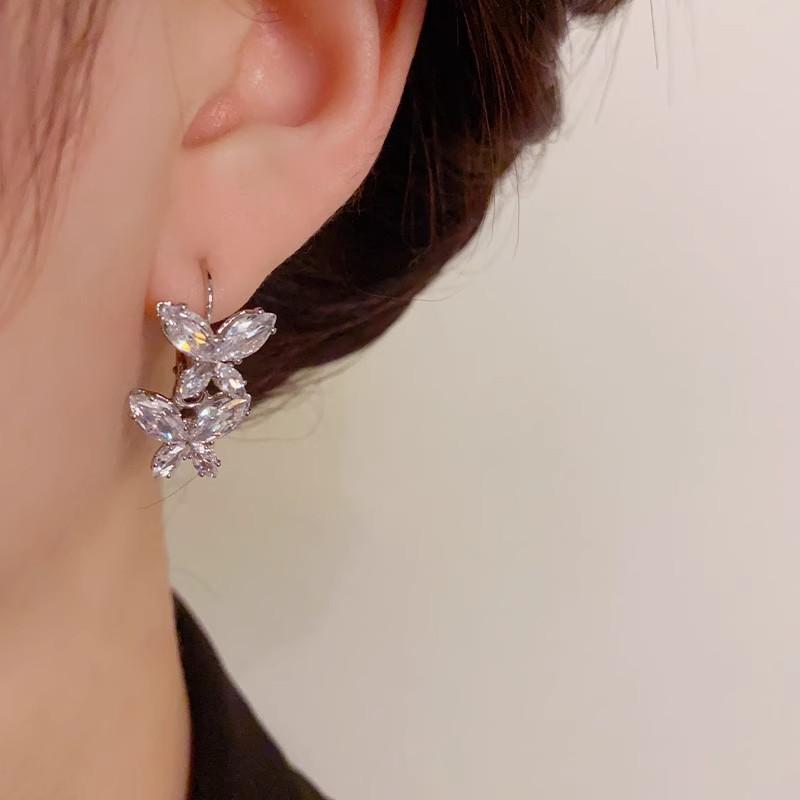 Ins Wind Explosion Zircon Butterfly Ear Buckle Korean Fashion High-end Earrings 1011 New Popular Personality Niche