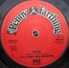 7inch Record LARRY PAGE ORCHESTRA  Volare PEN903 Penny Farthing 1975 UK Pop Used