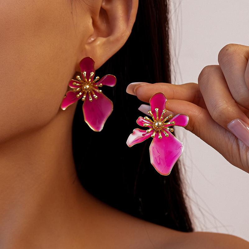 Vintage Pink Drip Oil Flower Irregular Stud Earrings for Women Luxury Five Petal Floral Geometric Temperament Earrings Jewelry