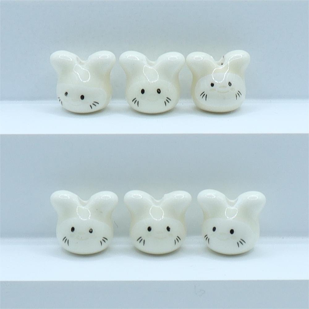 Niedliche kleine Kaninchen glasierte Keramikperlen für DIY Schmuck und Accessoires