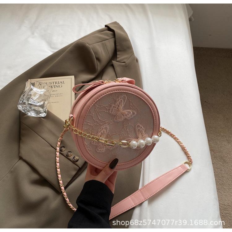 

Fashion light luxury niche versatile women s messenger bag spring and summer new product 2025 embroidered three-dimensional butterfly portable small розовый