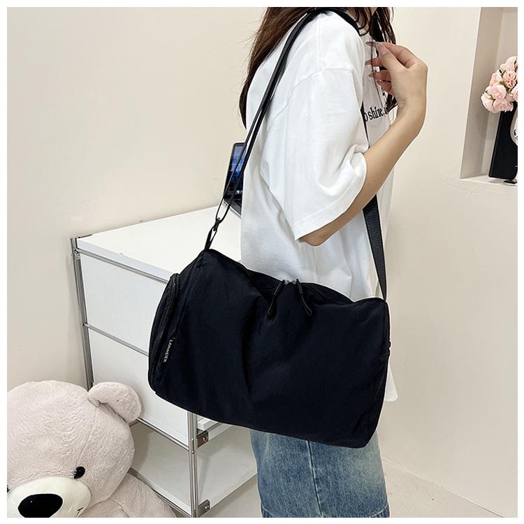 Women's 2025 Trendy Large Capacity Crossbody Pillow Bag – Versatile Casual Travel Shoulder Bag