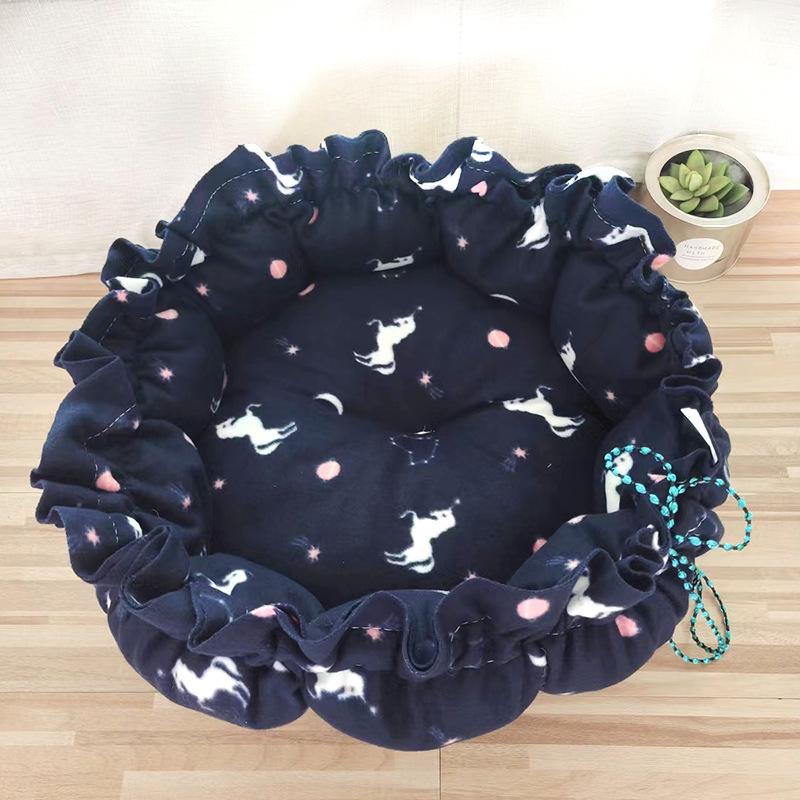 Universal Pet Nest: Medium & Large Pumpkin-Style Cushion for Cats and Dogs