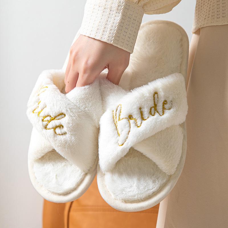 Fashion Fluffy Women's Slippers Home Winter Luxury Designer Woman Shoes Flat Fashion Fuzzy Fur Slides Indoor Elegant Plush Footwear New