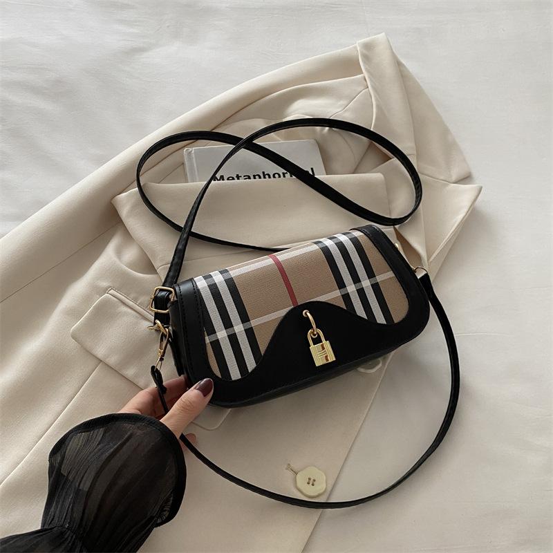 Fransız niş koltuk altı çantası ekose kontrast renk omuz askılı küçük kare çanta basit retro kilit kadın çantası
