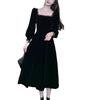 Kleines französisches schwarzes Kleid im Hepburn-Stil - Neuer Frühling/Herbst A-Linien Puffärmel Quadratischer Ausschnitt Midilänge Rock Trend
