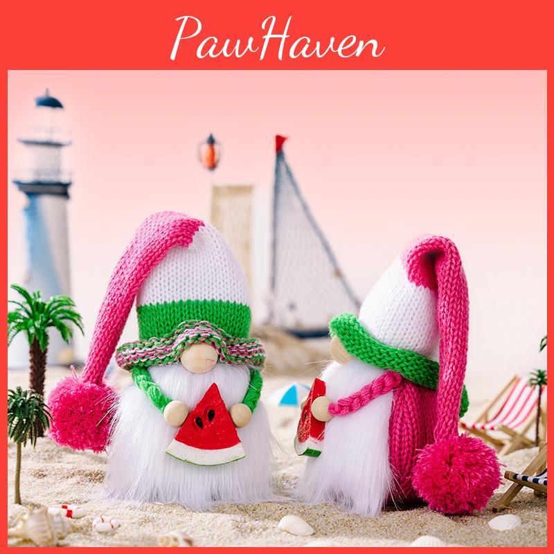 Kreativ sommartomtefigur med vattenmelondesign perfekt för heminredning