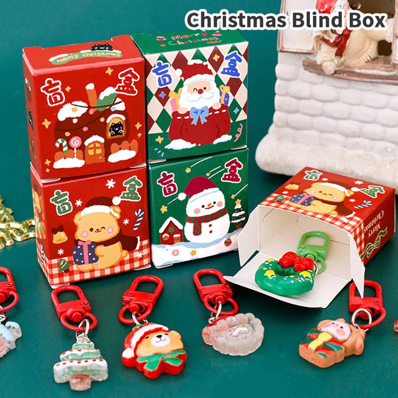 1/4 ks Vánoční slepý box klíčenka Roztomilá mini slepá krabička Vánoční DIY dekorace na batoh přívěsek Miniaturní klíčenka Dárkové překvapení