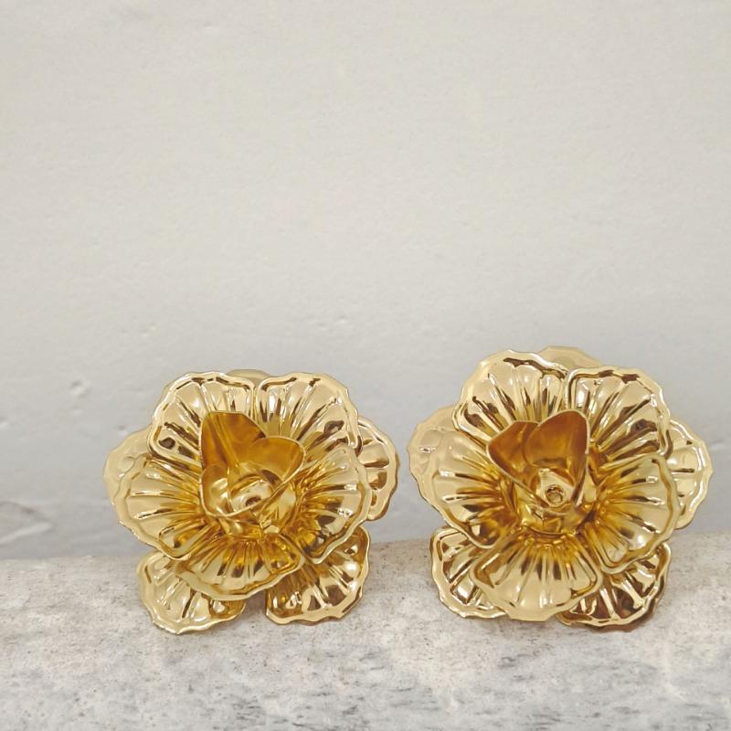 Vintage Romantic Gilded Rose Flower Stud Earrings For Women