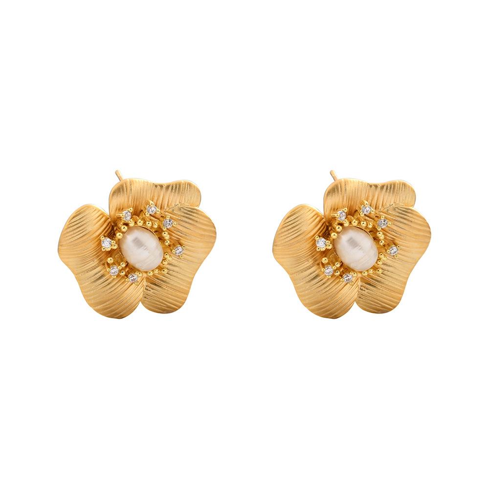 2026 Retro Artistic Flower Pearl Stud Earrings - Matte Gold Textured Petal Zircon Inlaid Earrings for Women Niche Design Jewelry