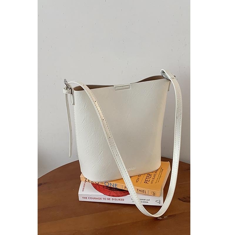 IELGY Fashion One-Shoulder Armpit Bag Commuter Cross-Body Bucket Bag