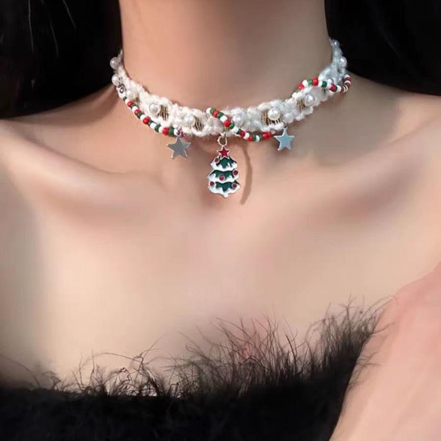 Christmas tree pendant plush choker necklace women's light luxury niche collarbone sweater chain autumn and winter matching decorative accessories