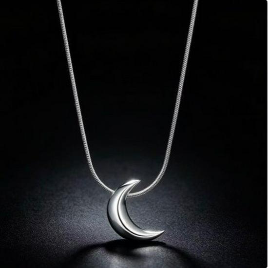 925 Sterling Silver Moon Pendant Necklace – Chic and Luxurious Clavicle Chain for Women
