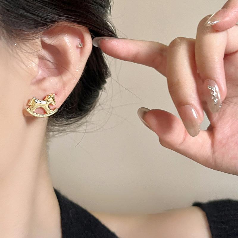 18k Gold Plated Zodiac Horse Earrings - Exquisite, Versatile, and Luxurious Accessories
