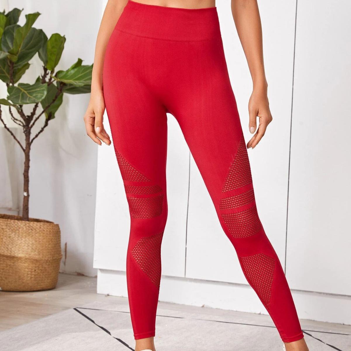 

Women s Moisture-Wicking Diamond Mesh Yoga Pants Medium красный
