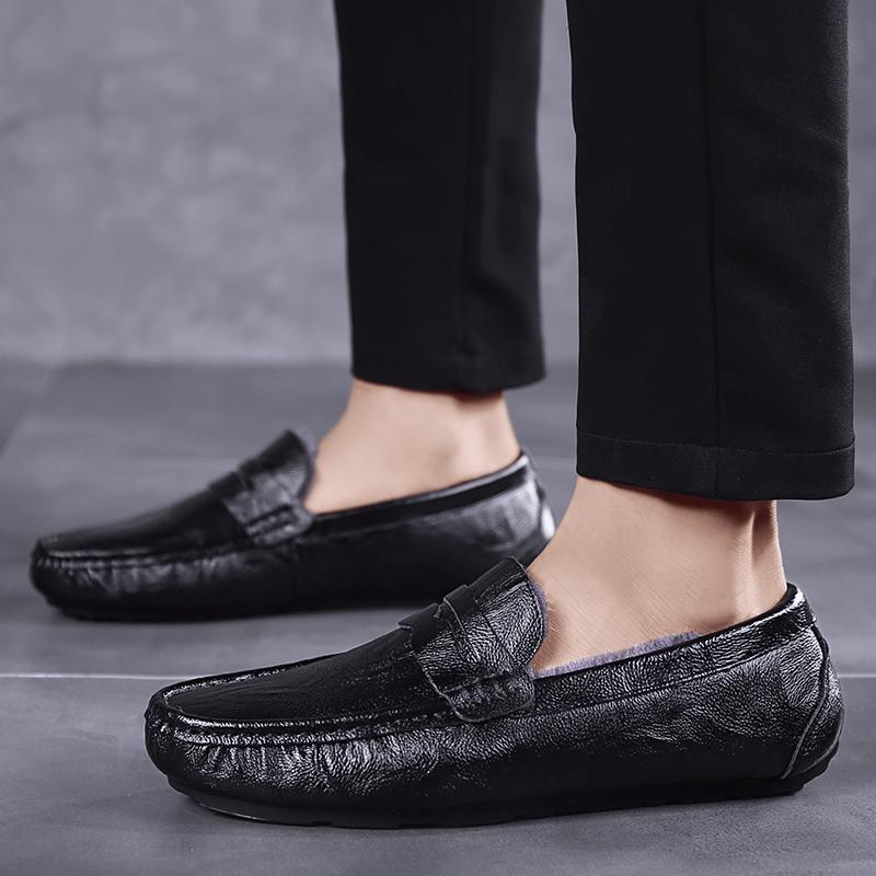 Winter Italian Men Shoes Casual Luxury Brand Men Loafers Leather Fur Driving Moccasins Light Breathable Slip On Flats Boat Shoes