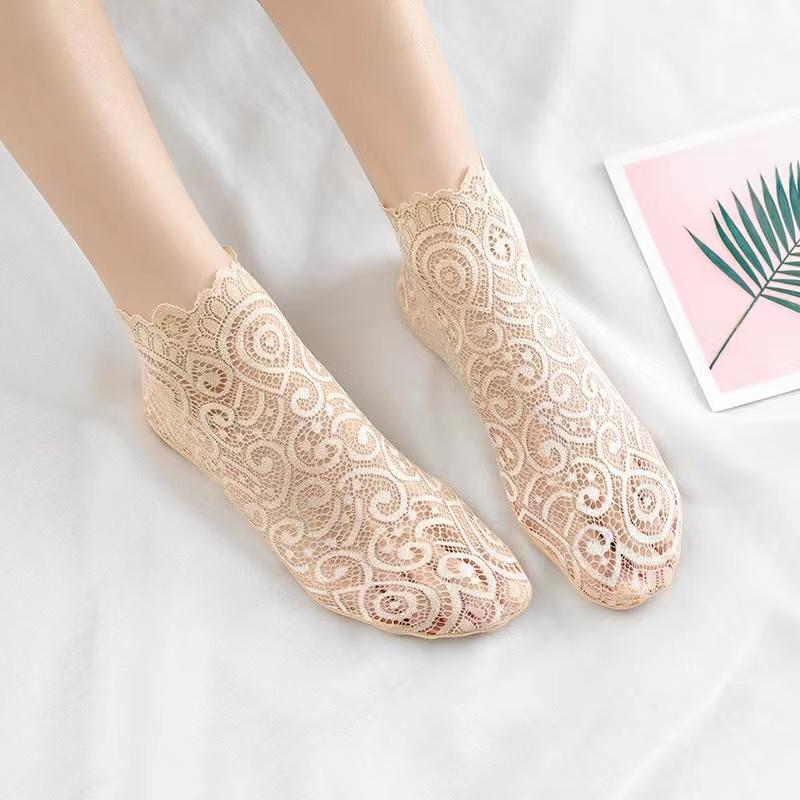 

Женские милые цветочные кружевные носки, модные летние сетчатые короткие милые ажурные носки Chaussette с мягкой хлопковой подошвой, нескользящие, свободные Sokken one size