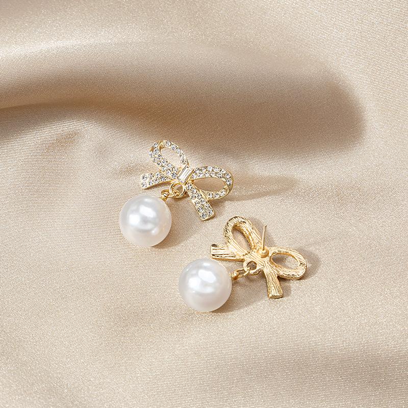 Sweet Diamond-Encrusted Bow Pendant Pearl Stud Earrings, Simple And Light Luxury Temperament Commuter Stud Earrings Earrings