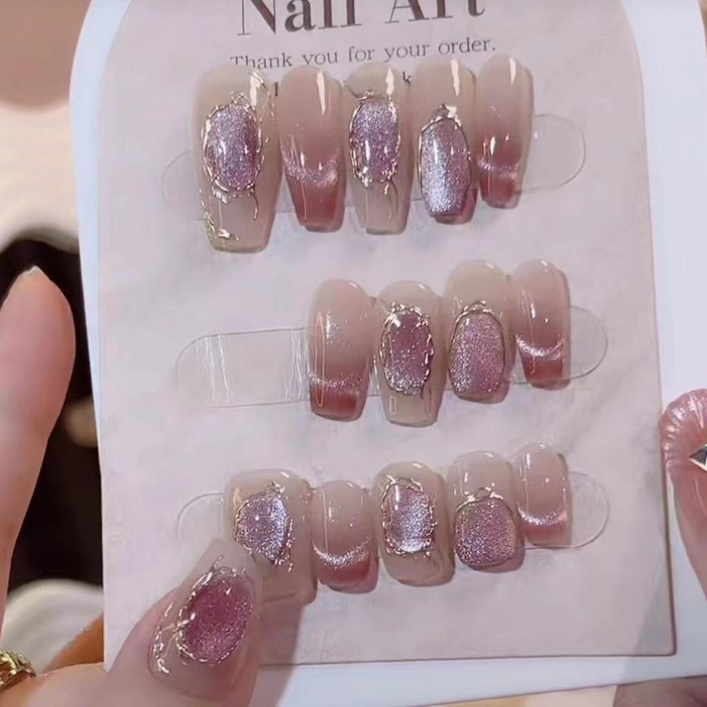 Pure Handmade Phototherapy Nail Art Seattle Wear Nail Finished Cat Eye Nail Patches Show Whiteness and Flashes