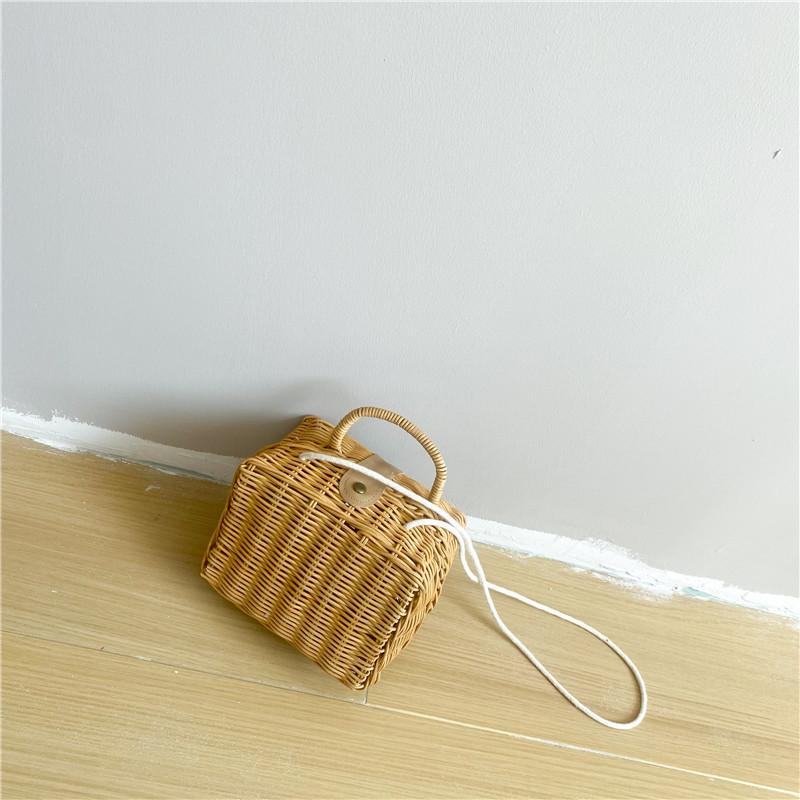 

Fashionable White Kids Straw Handbag Delightful Small Square Bag Ideal For Summer Beach Outings