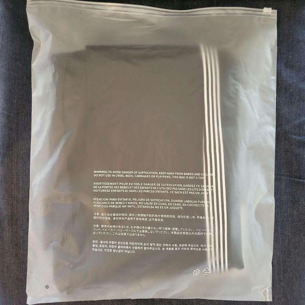 [USED] LE SSERAFIM TRACK PANTS (Black) S