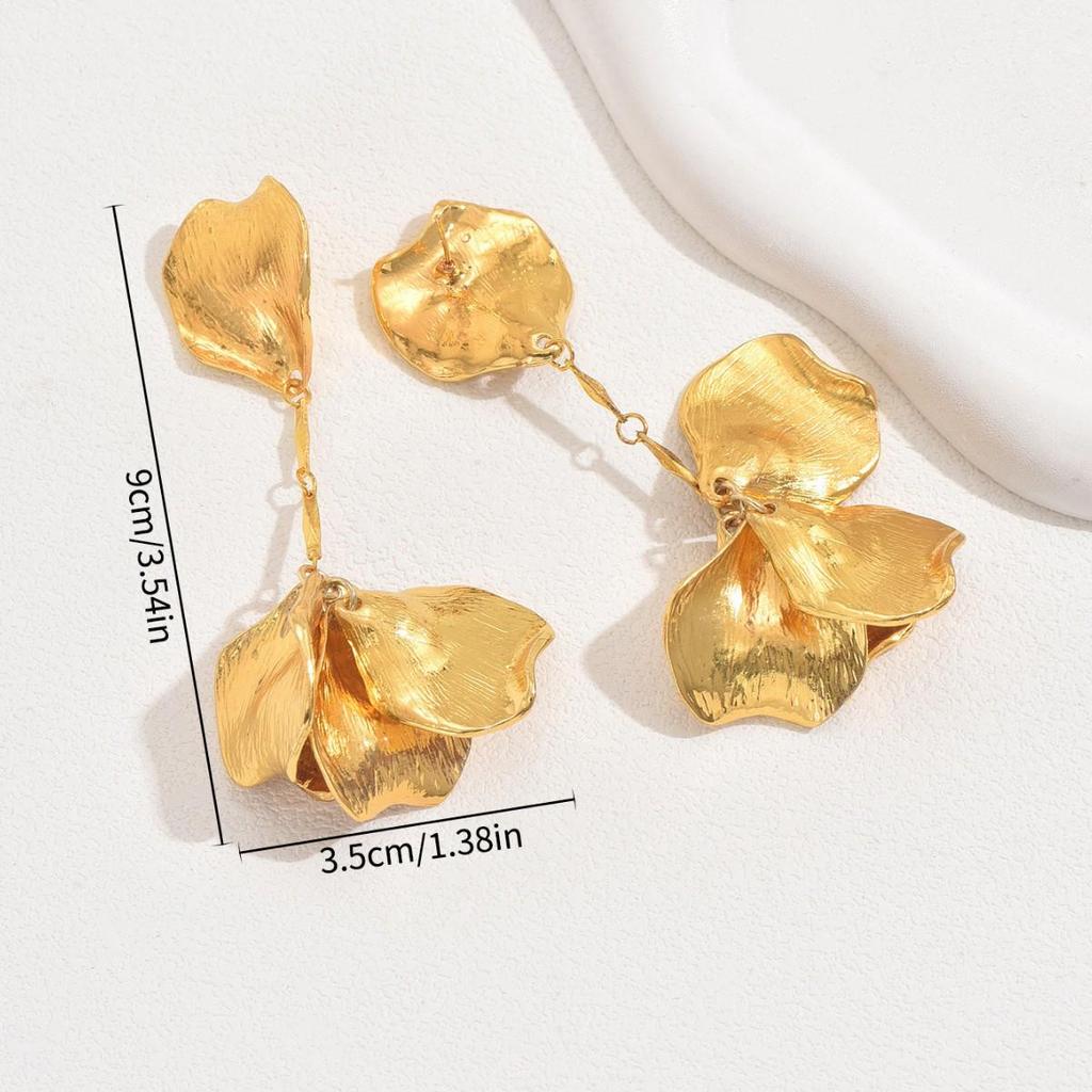 European and American Niche Alloy 3D Flower Design High-End Fashion Earrings